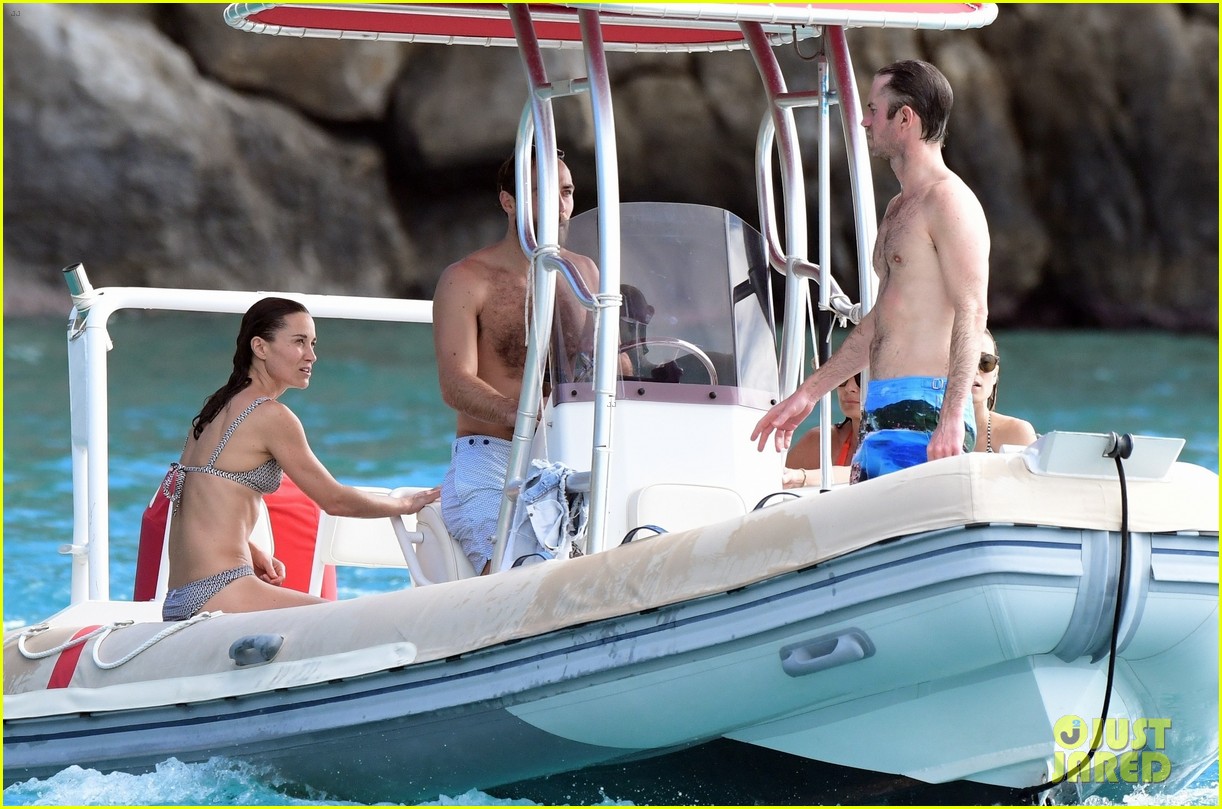 pippa middleton bikini boat ride with family 25