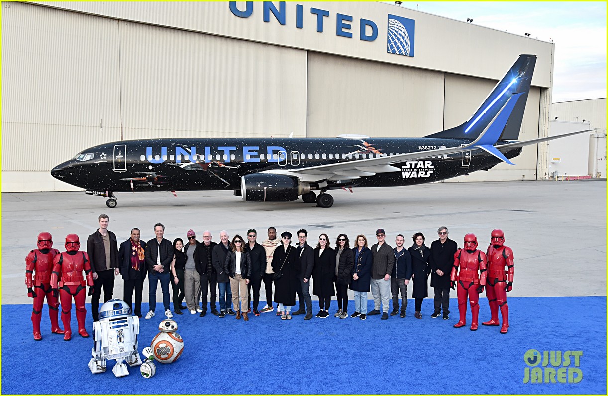 star wars the rise of skywalker celebrate launch of united plane 01