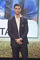 cristiano ronaldo accepts top honor at serie as gala in italy 09