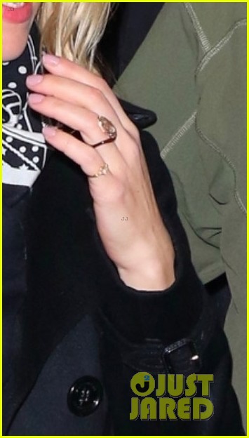 Scarlett Johansson Engagement Ring Colin Jost 2025