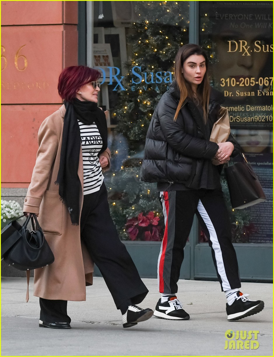 aimee osbourne makes extremely rare outing with mom sharon 01