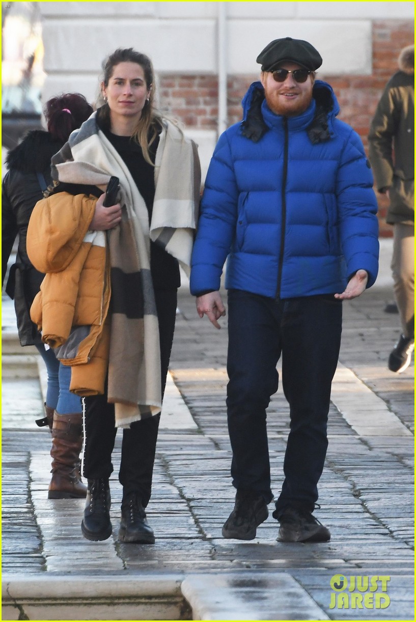 ed sheeran wife cherry seaborn hold hands while sightseeing in venice 044411782