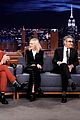 schitts creek cast gets quizzed on how well they know each other on tonight show 04