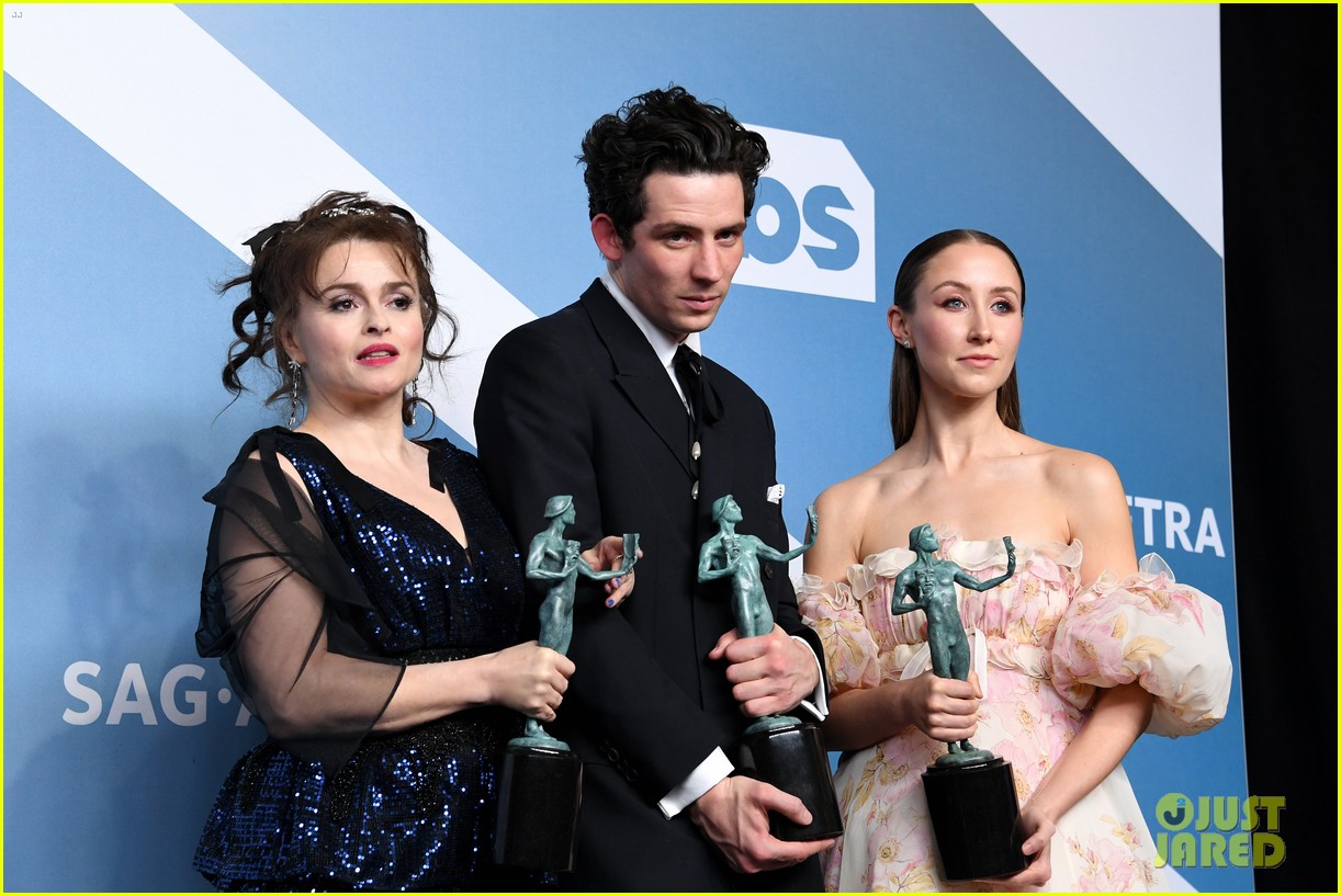 Photo the crown wins sag awards 2020 21 Photo 4418998 Just Jared(02)