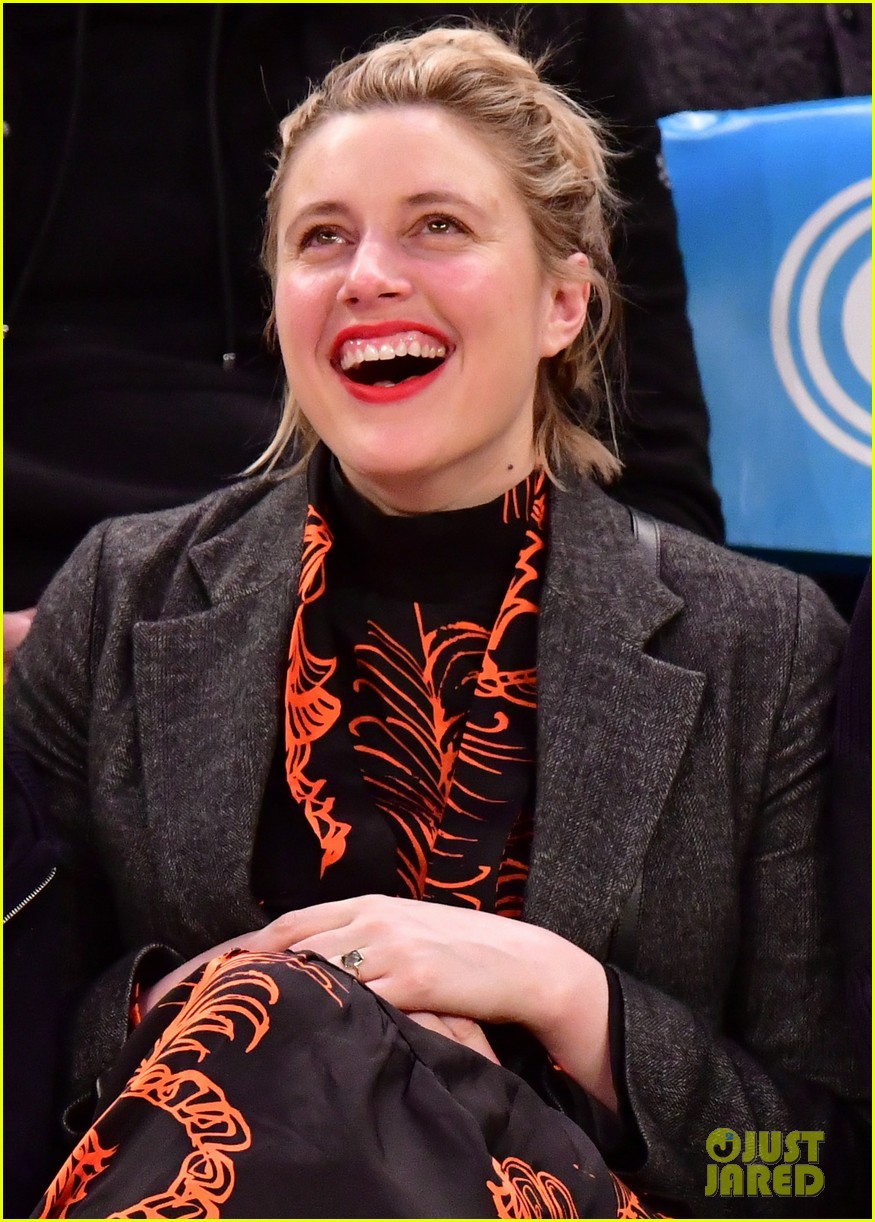 noah baumbach greta gerwig sit courtside for new years day game 044407909