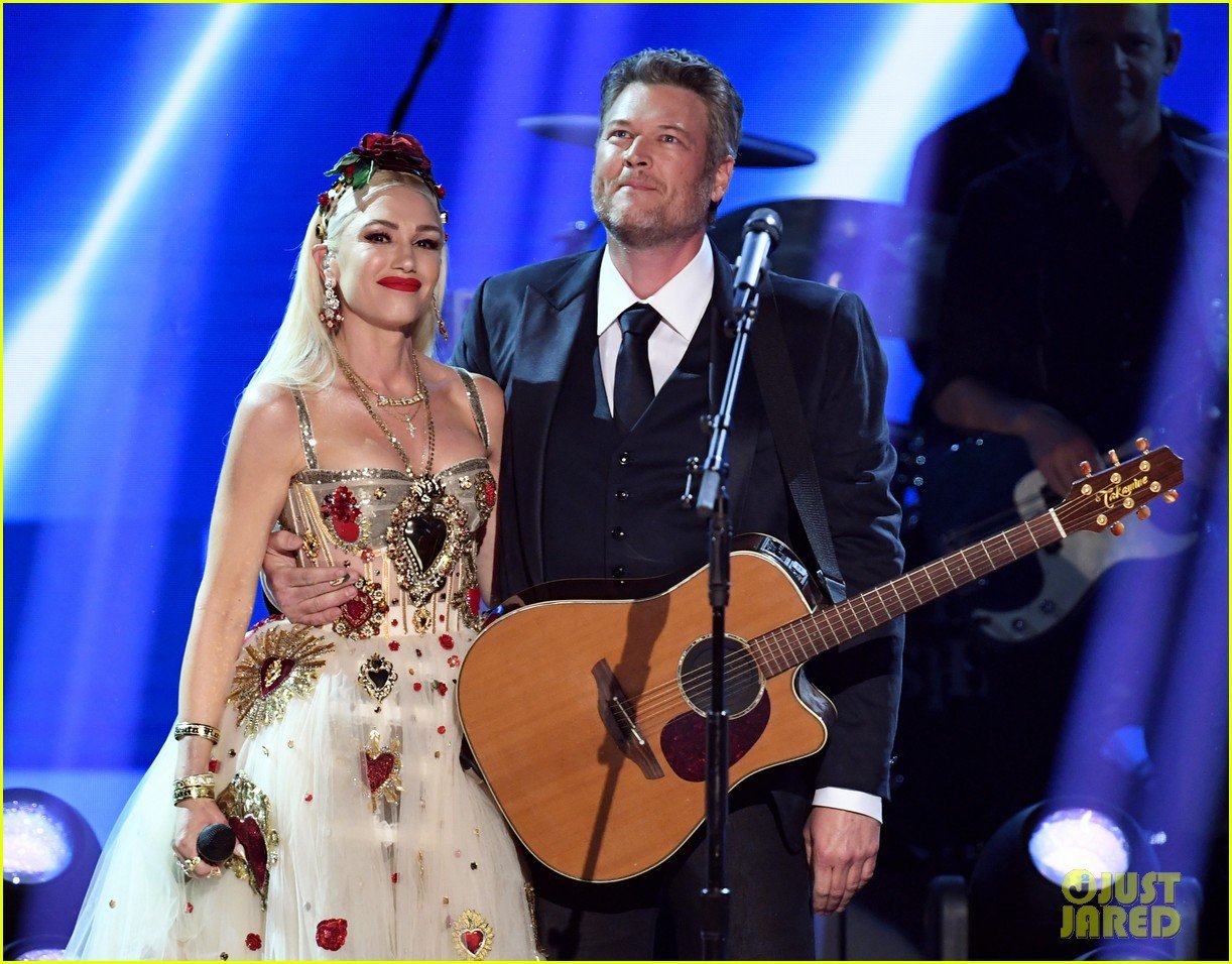 Gwen Stefani & Blake Shelton Perform 'Nobody But You' at Grammys 2020