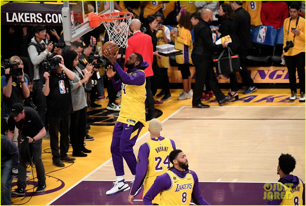 Photo first lakers game since kobe bryant death 44 Photo 4427334