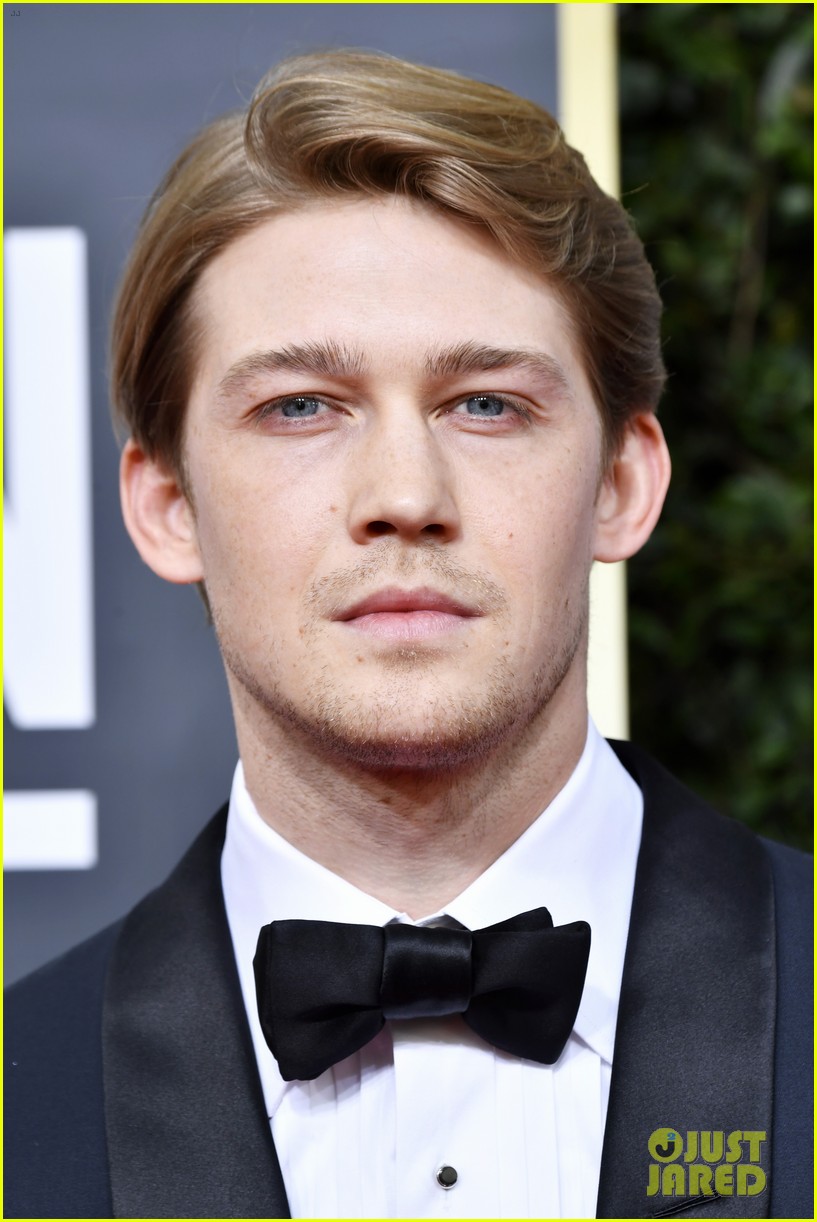 Joe Alwyn Looks So Suave in His Golden Globes 2020 Tux! Photo 4409858 Photos Just Jared