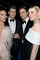 scarlett johansson switches it up at netflixs golden globes after party with colin jost 03