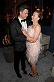 scarlett johansson switches it up at netflixs golden globes after party with colin jost 04