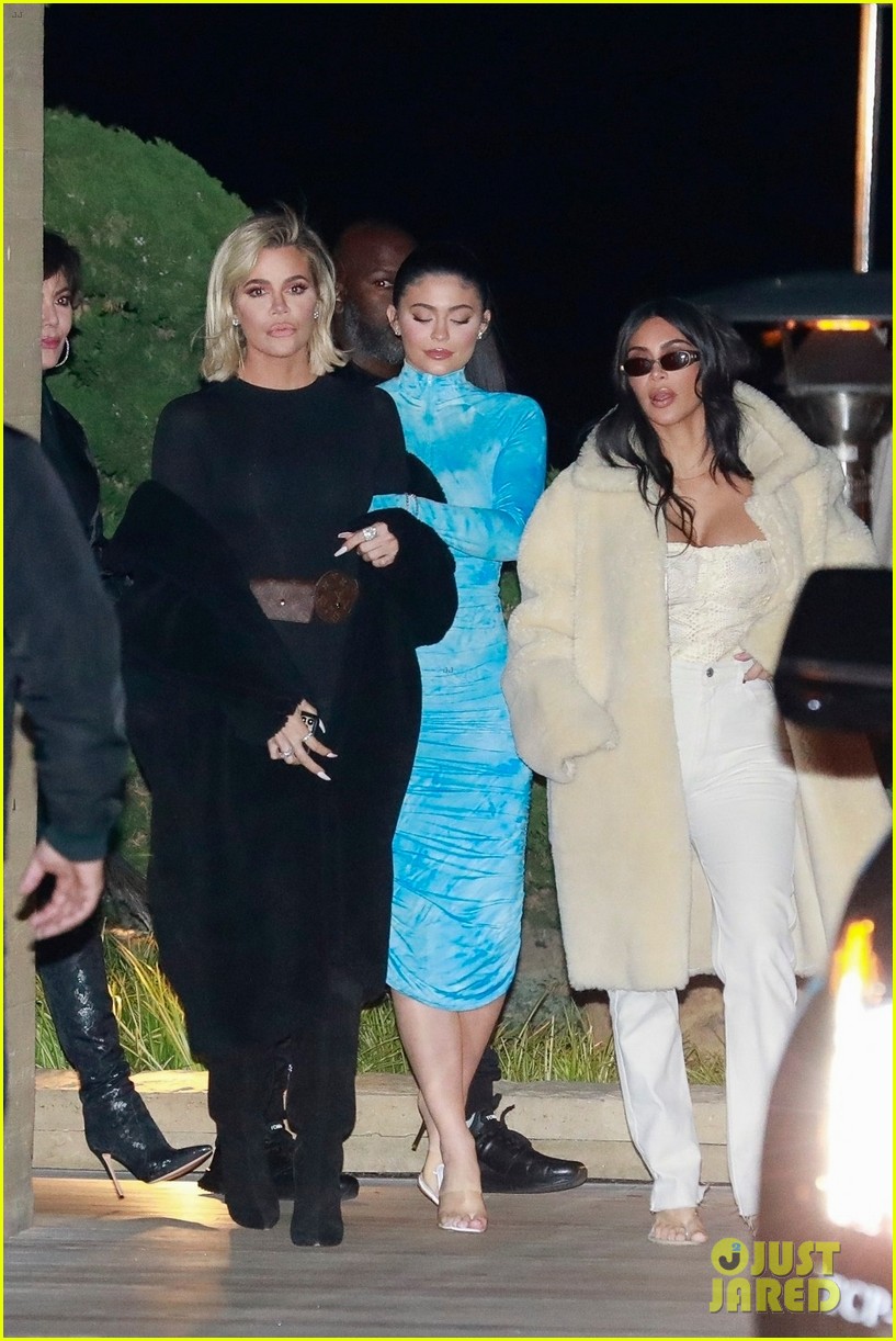kardashian jenner family dinner at nobu 22