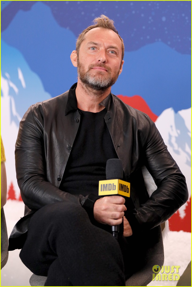 jude law is growing out his beard to play dumbledore again for third fantastic beasts 014424772