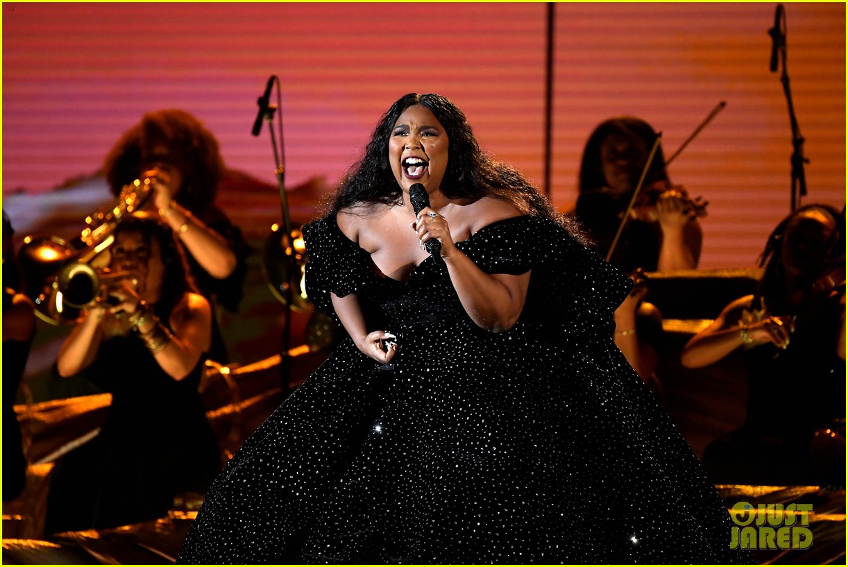 Lizzo Opens Grammys 2020 with Performance of 'Cuz I Love You' & 'Truth(01)