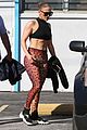jennifer lopez abs for days at gym 03