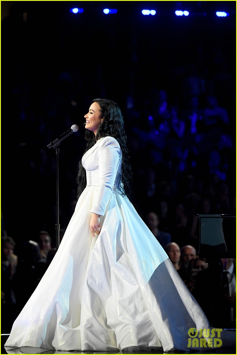Demi Lovato Starts Her Grammys 2020 Performance Over, Then Slays with(01)