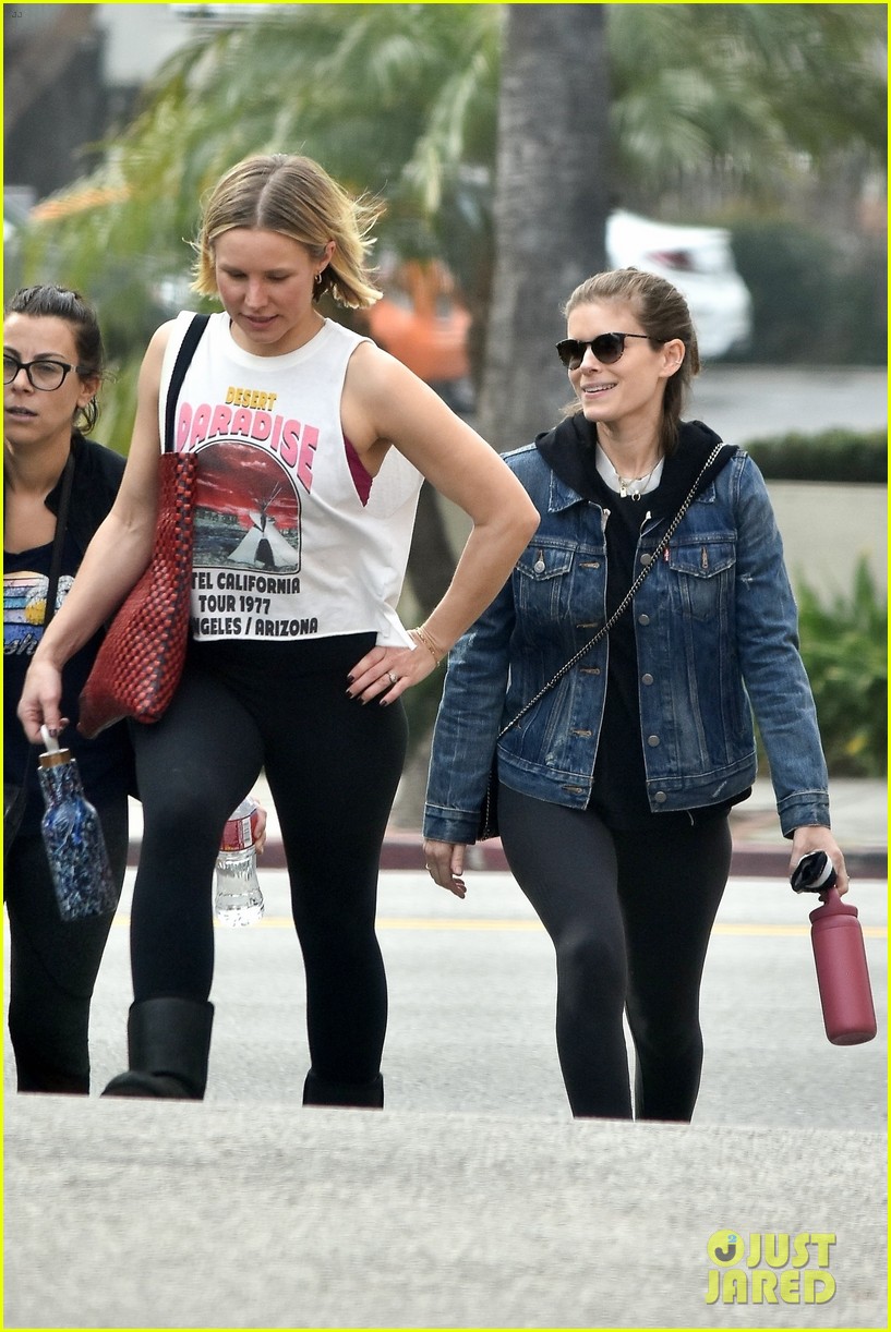 kate mara and kristen bell hit the gym together 054424407