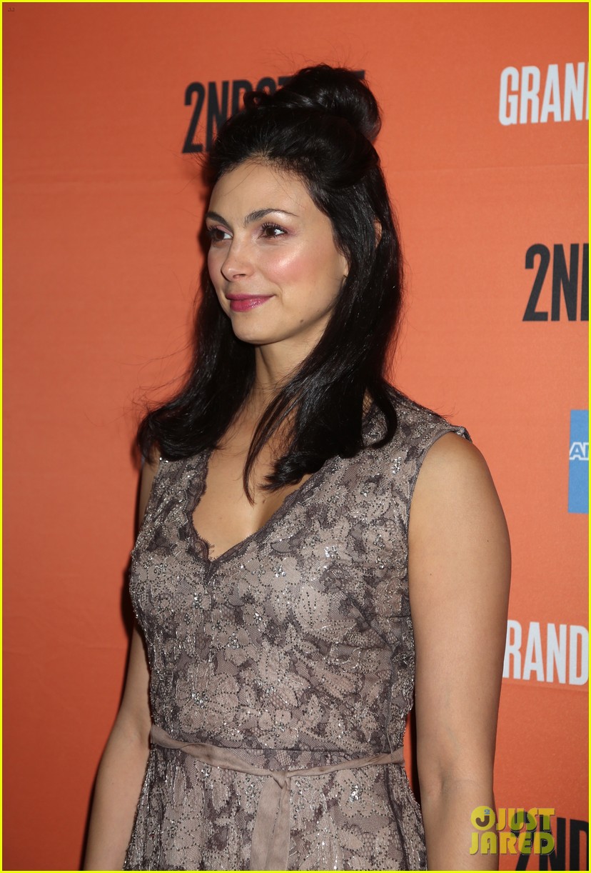 ben mckenzie gets support from wife morena baccarin at broadway debut in grand horizons 114421096