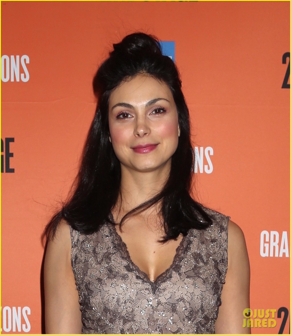 ben mckenzie gets support from wife morena baccarin at broadway debut in grand horizons 124421097