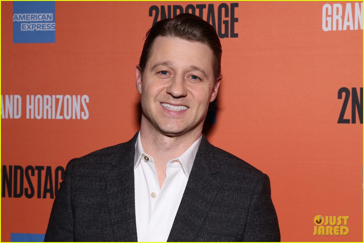 ben mckenzie gets support from wife morena baccarin at broadway debut in grand horizons 274421112