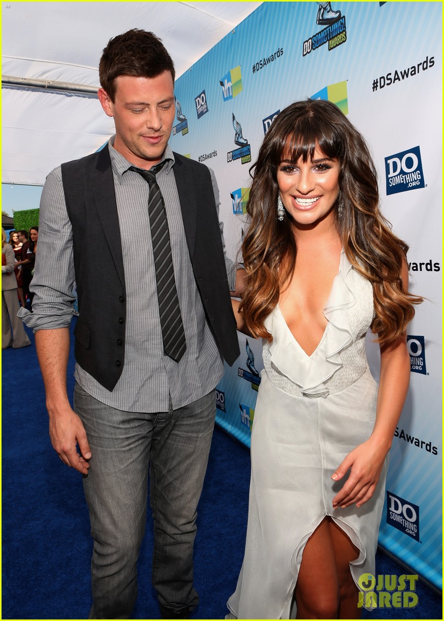 lea michele pays tribute to cory monteith 024416882