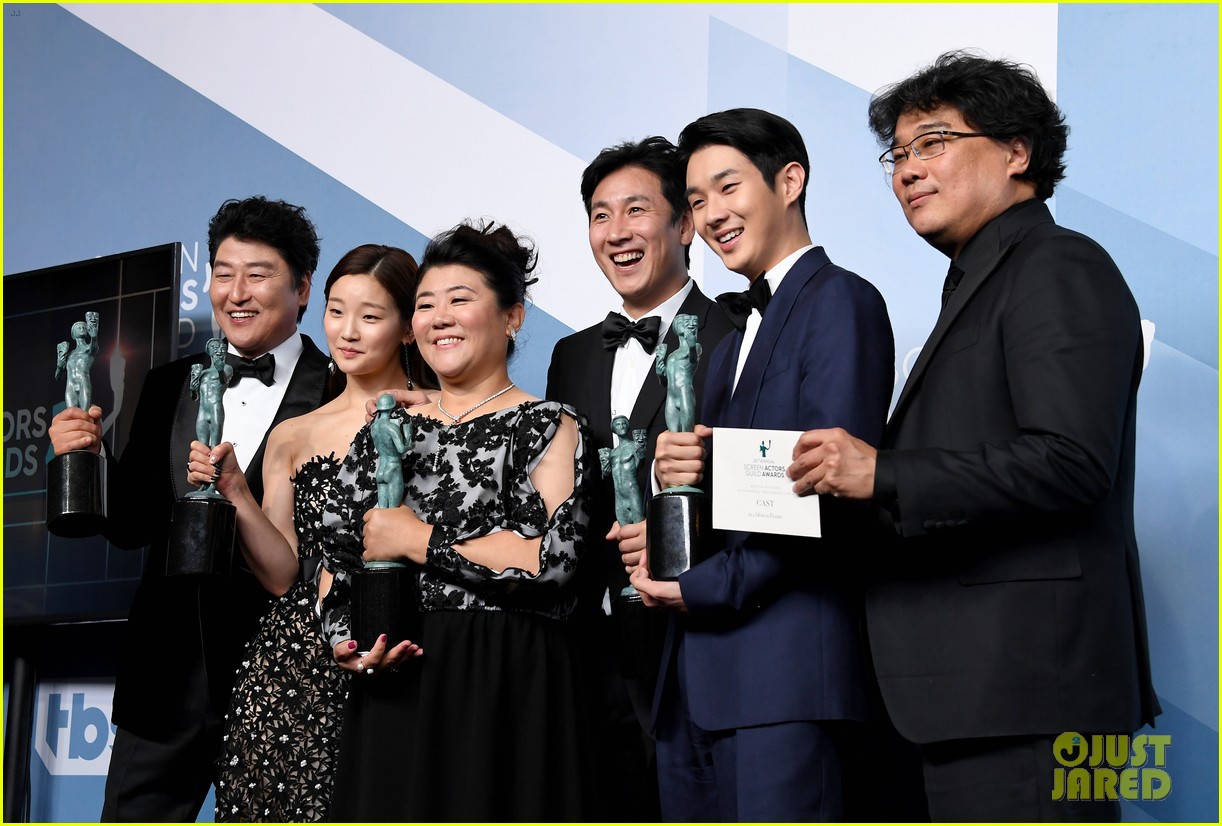 'Parasite' First Foreign Film to Win Best Cast at SAG Awards