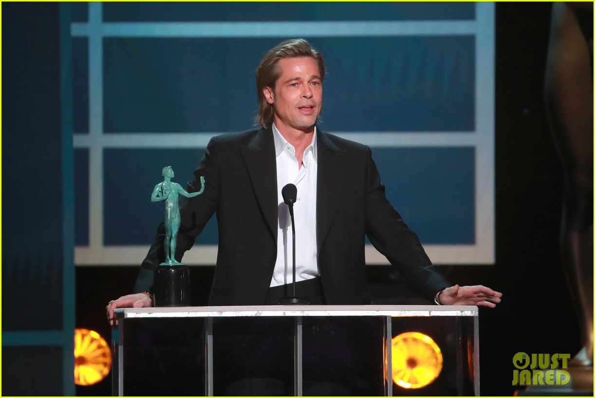 Brad Pitt Jokes About His Tinder Profile During SAG Awards 2020