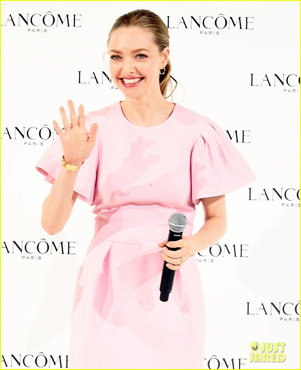 amanda seyfried is pretty in pink at lancome press conference in japan 014416226