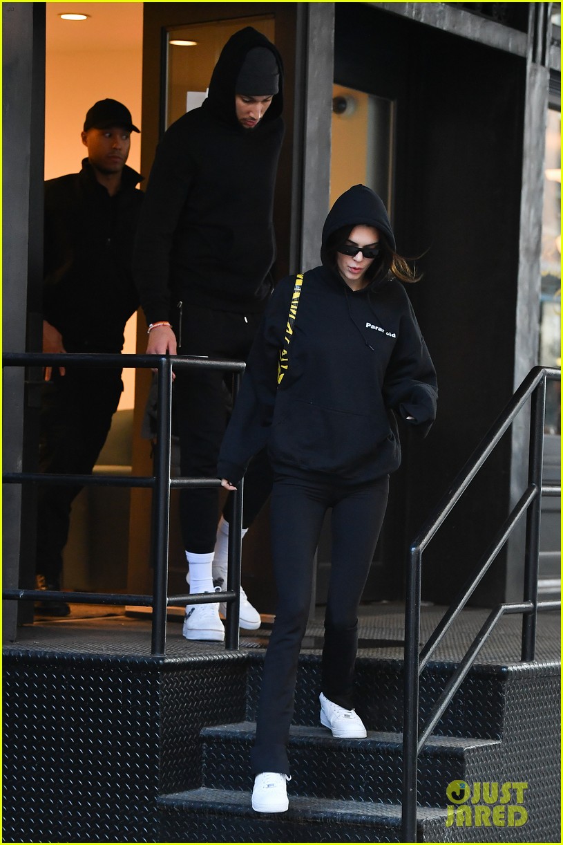 kendall jenner on again boyfriend ben simmons lunch nyc 014419278