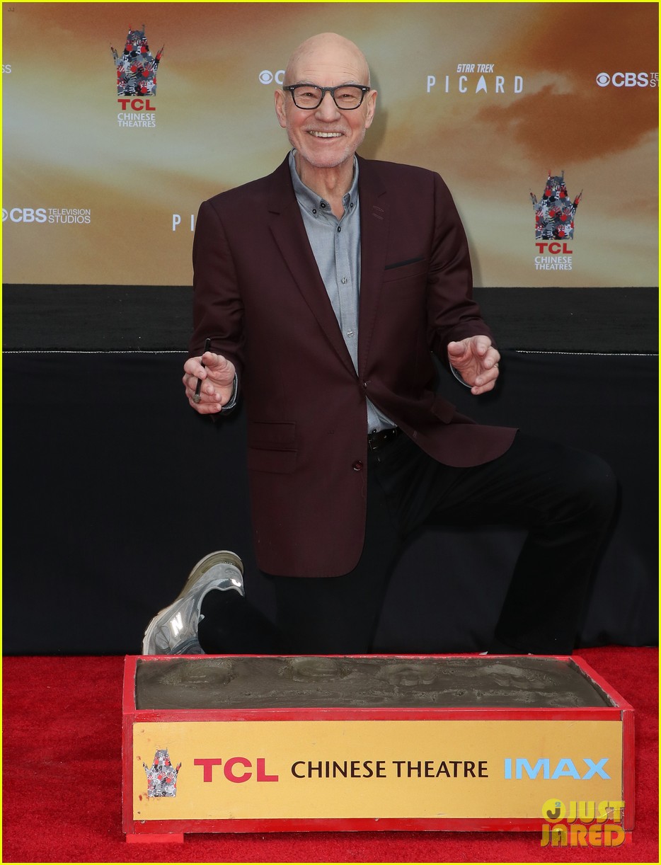 patrick stewart honored hand foot ceremony in hollywood 01