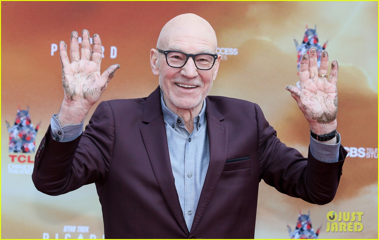 patrick stewart honored hand foot ceremony in hollywood 10