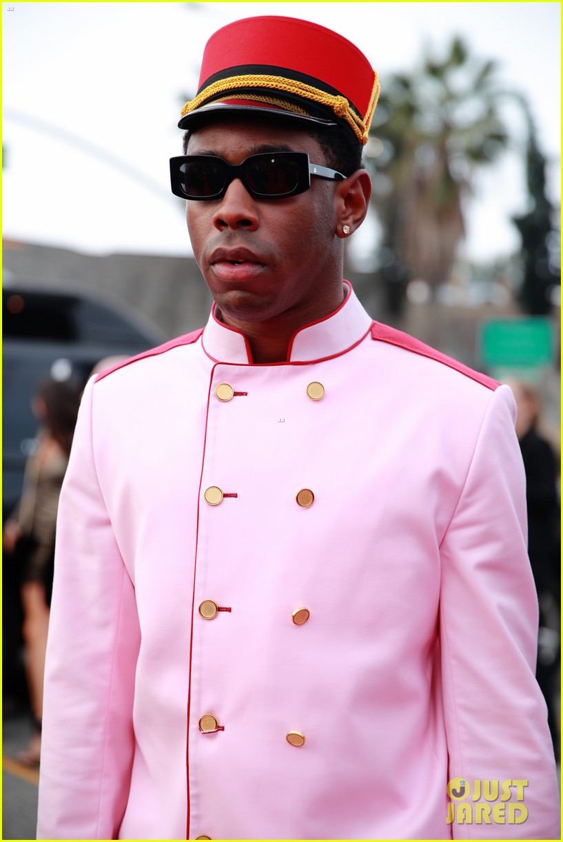 tyler the creator pink bellhop outfit grammys 2020 04