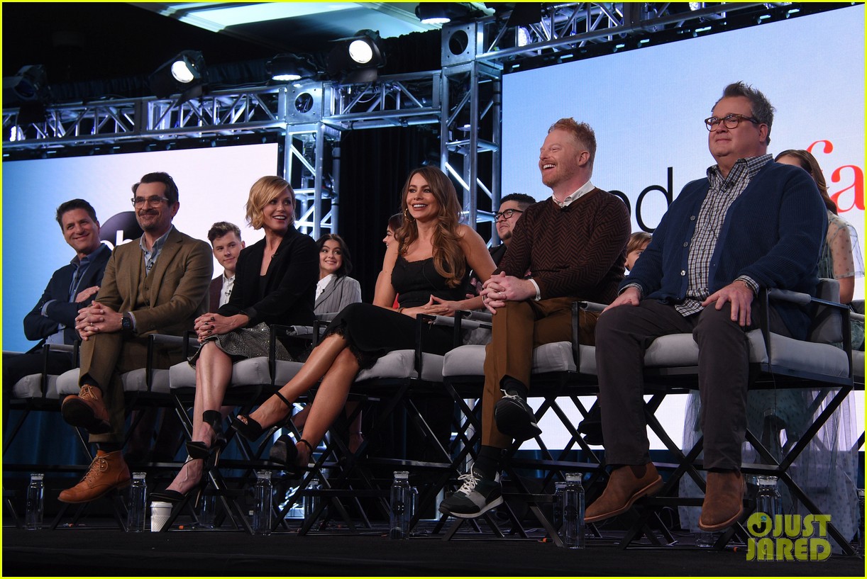sofia vergara modern family cast confirm april end with goodbye series finale 024413020
