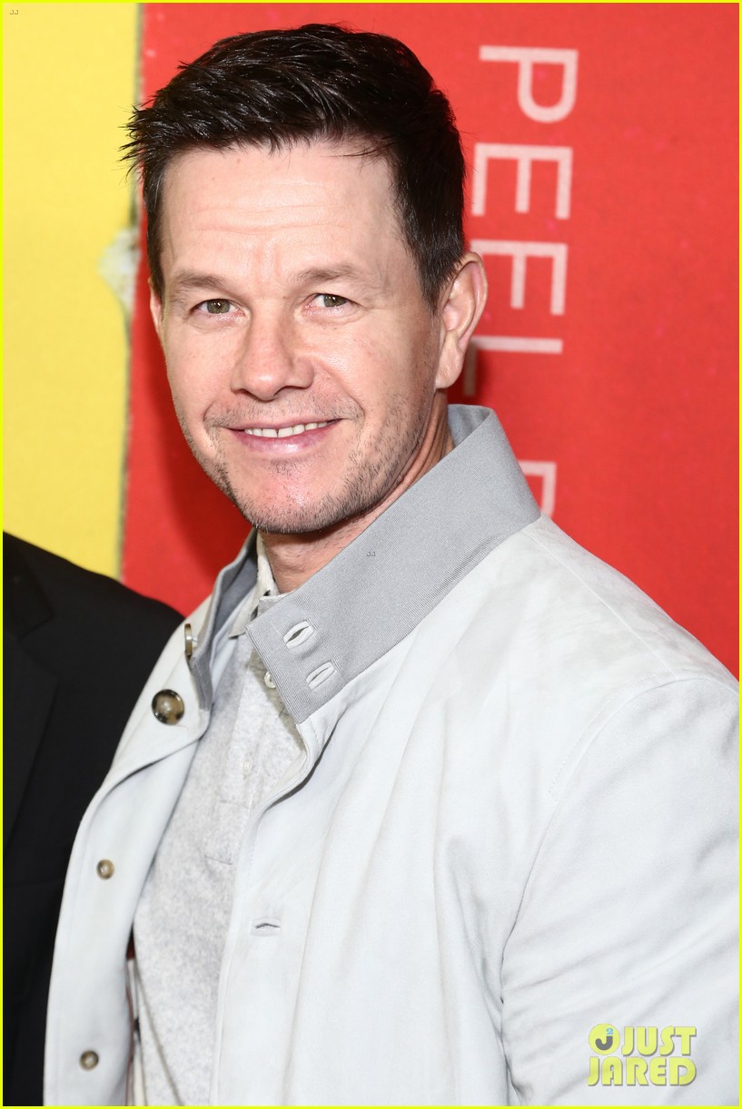 mark wahlberg steps out for hbos mcmillions premiere watch official trailer 014426485