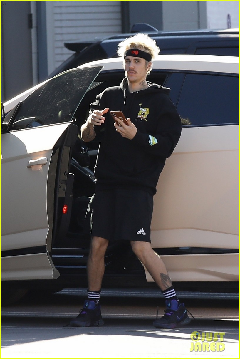 justin bieber gets in a workout after hitting the studio 02