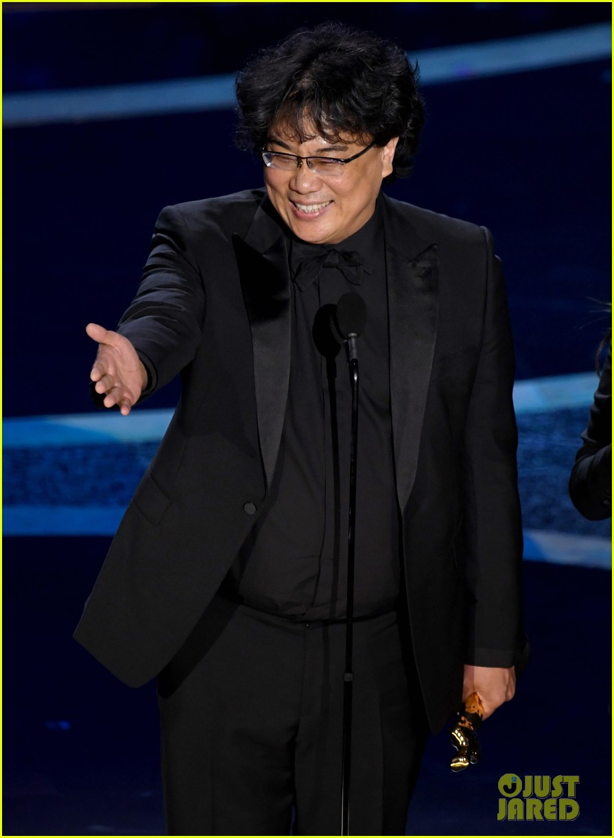 Parasite’s Bong Joonho Wins Best Director, Pays Tribute to Fellow