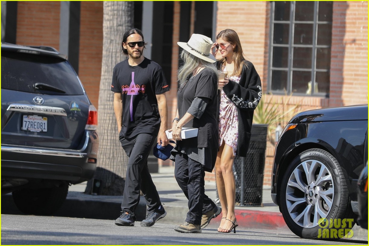 jared leto girlfriend valery kaufman spend day with his mom 234438573