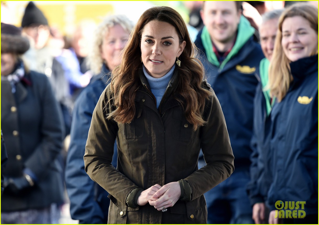 kate middleton gets wrapped up by snake is completely unbothered by it 124436875