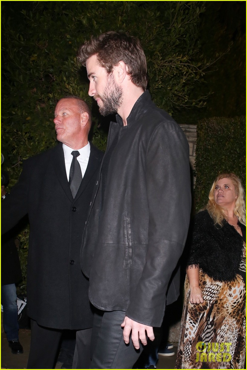 Exes Miley Cyrus & Liam Hemsworth Show Up at Same PreOscars Party