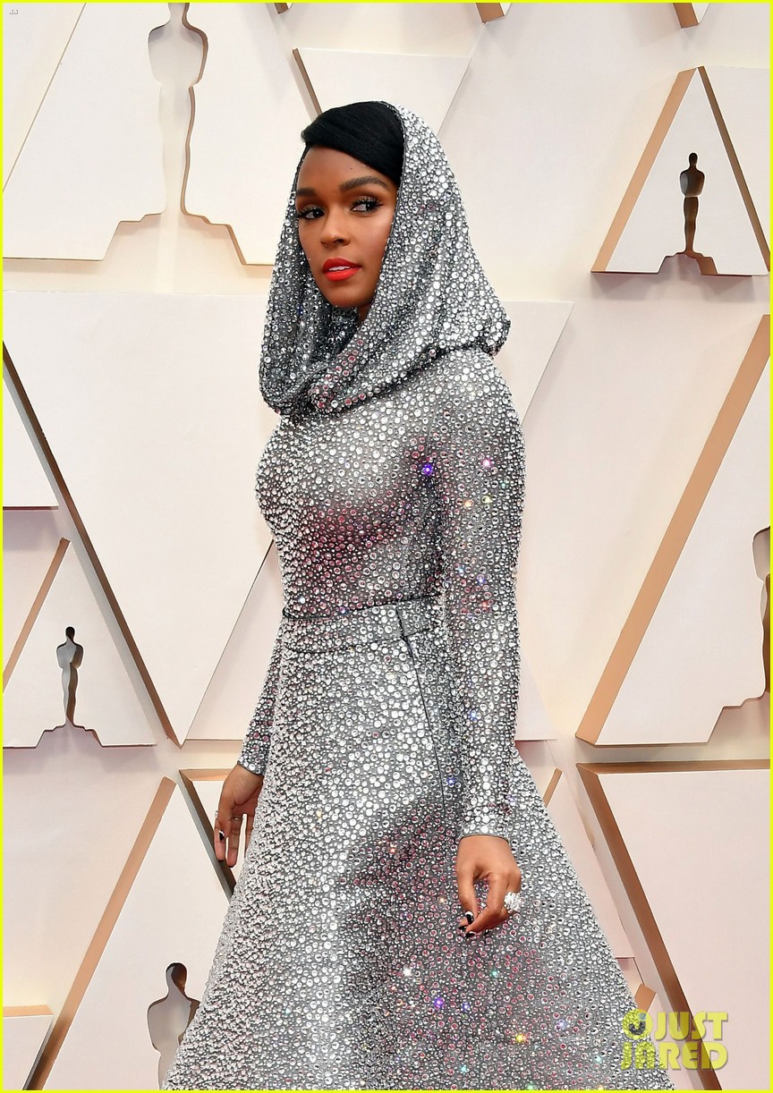 janelle monae shimmers silver gown oscars 2020 performance 084433623