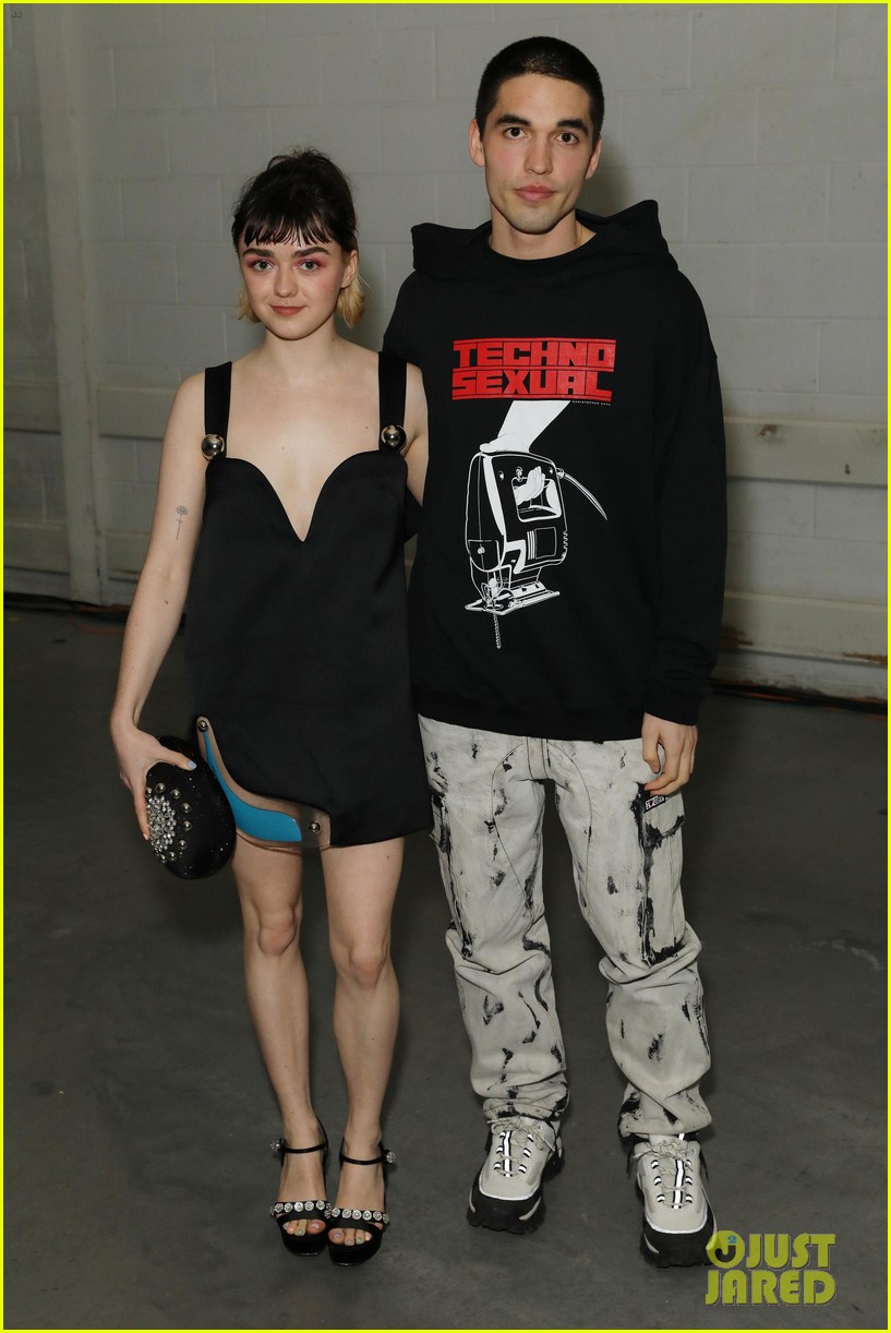 billy porter maisie williams buddy up at christopher kane fashion show 044438927