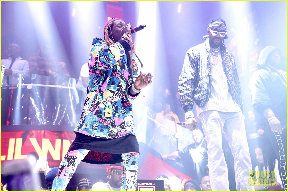 Kanye West Celebrates Super Bowl 2020 After His Miami 'Sunday Service