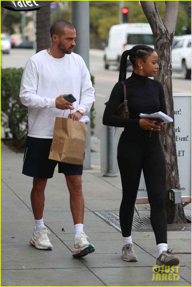 jesse williams girlfriend taylour paige smitten spending day together 014443877
