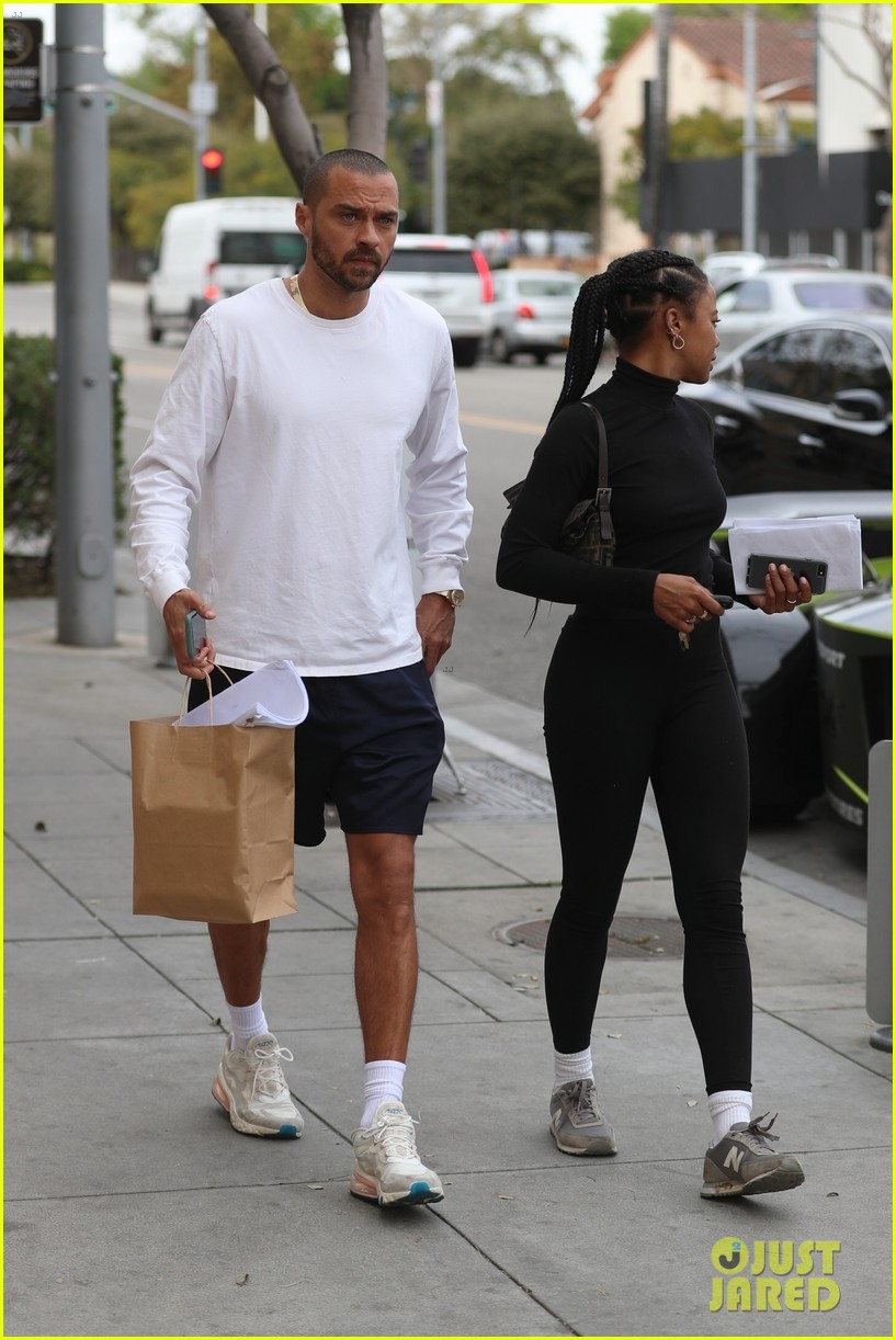 jesse williams girlfriend taylour paige smitten spending day together 034443879