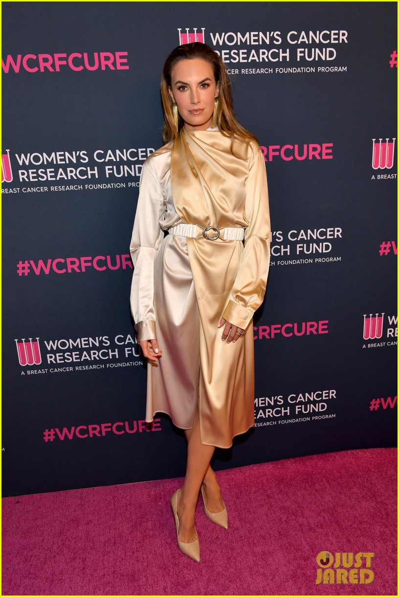 renee zellweger makes first appearance since winning oscar womens cancer research fund 014443580