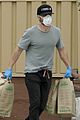 casey affleck goes grocery shopping in mask gloves 04