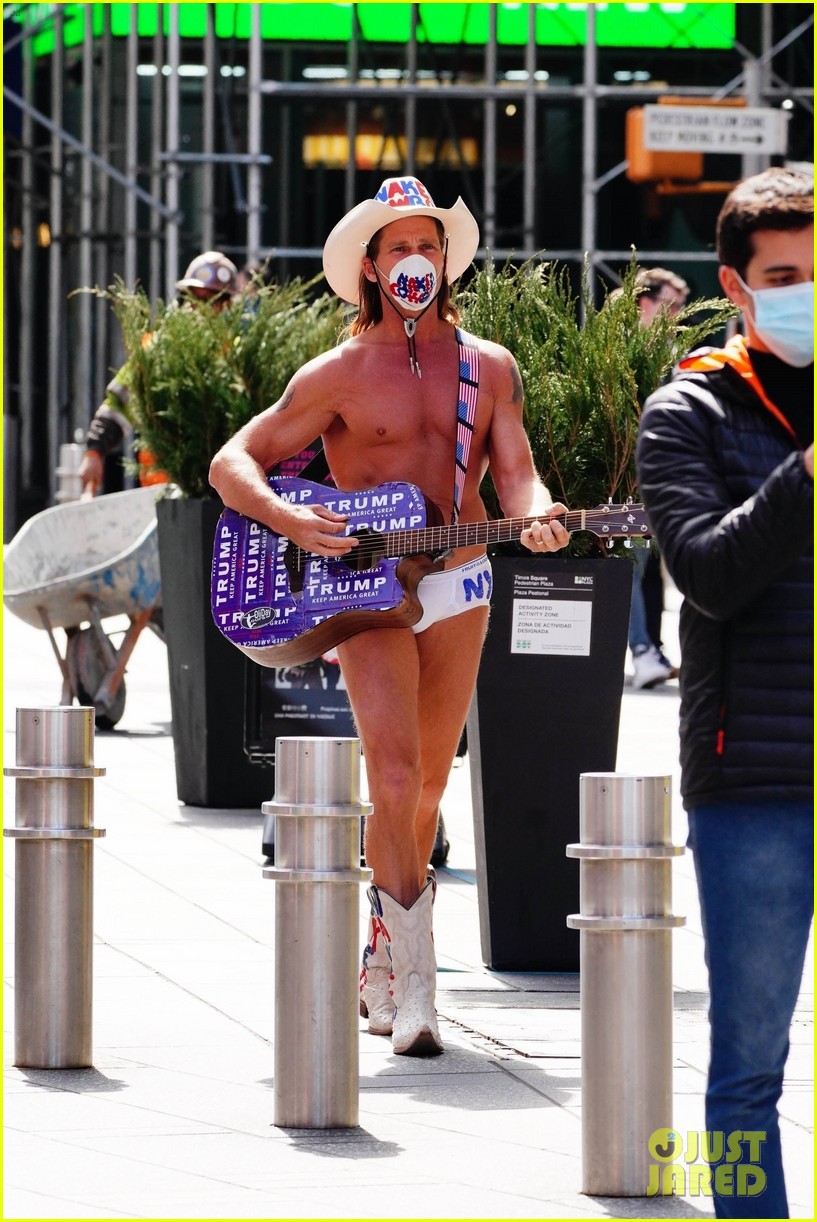 naked cowboy busking in a face mask 01
