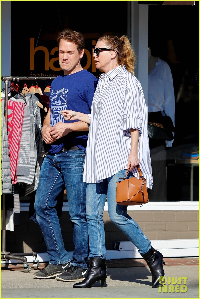 Ellen Pompeo & TR Knight Reunite After Alex Karev's Final Episode of