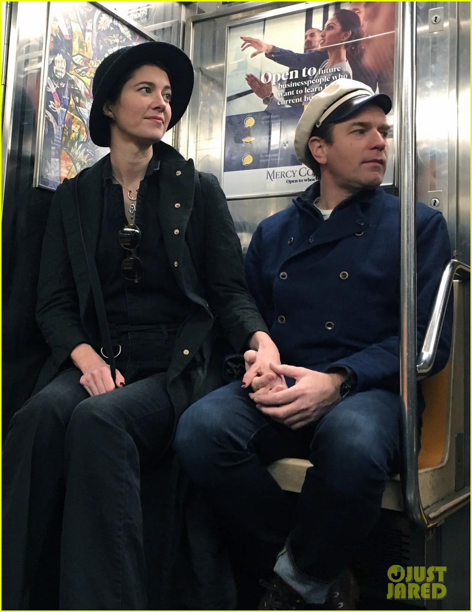 ewan mcgregor mary elizabeth winstead look so in love subway ride 05