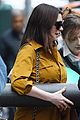 anne hathaway carries foam roller while hanging with friends 02