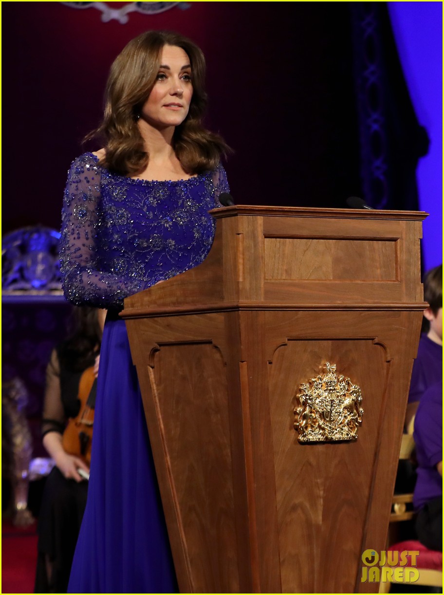 kate middleton place2be gala event 084447696